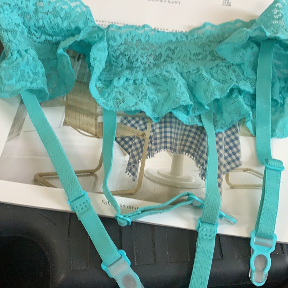 Victoria Secret Garter Belt XS NWOT